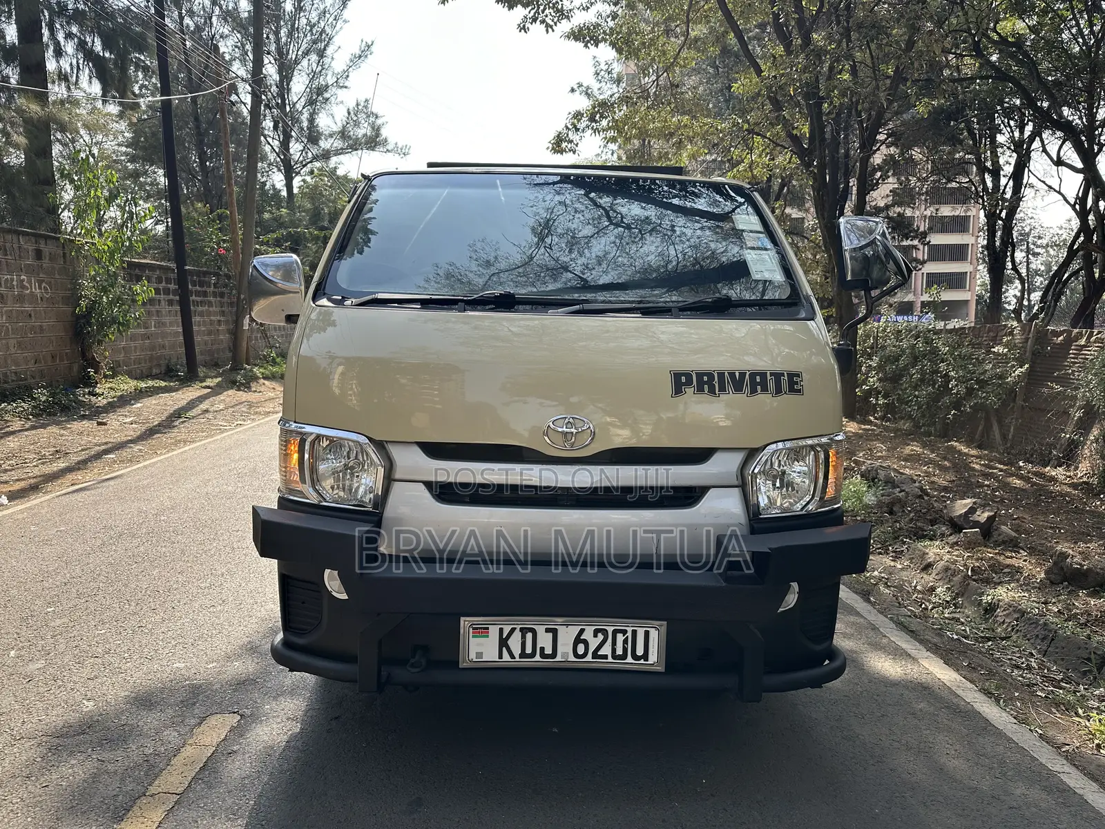 Toyota HiAce 2015 Beige