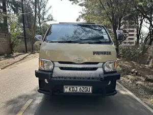 Toyota HiAce 2015 Beige