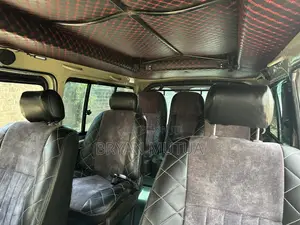 Toyota HiAce 2015 Beige