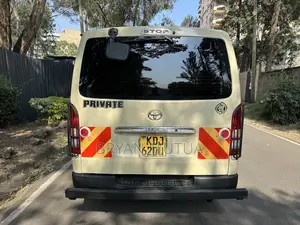 Toyota HiAce 2015 Beige