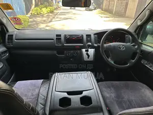 Toyota HiAce 2015 Beige