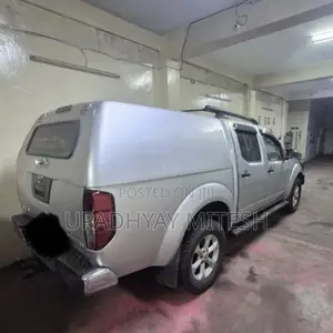Nissan Navara 2006 Gray