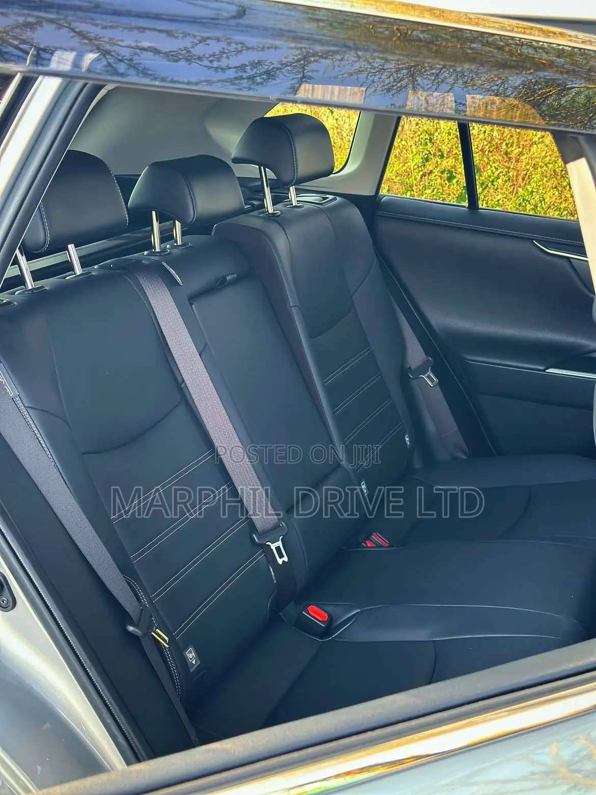 Toyota RAV4 Hybrid 2019 Silver