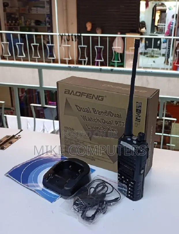 Baofeng Uv82 Walkie Talkie With Earphones
