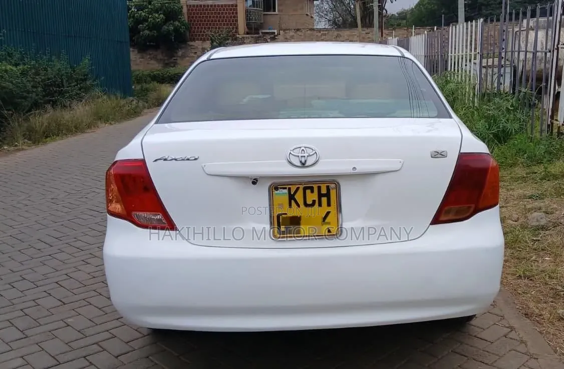 Toyota Axio 2009 White