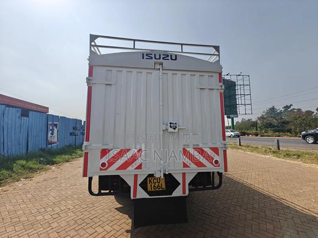 Isuzu NPR Original Cabin - thumbnail 7
