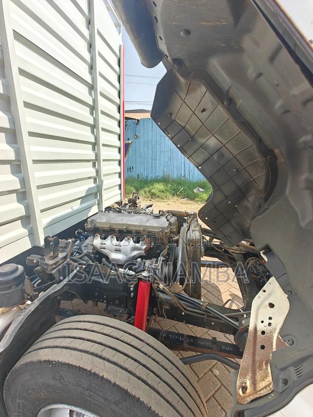 Isuzu NPR Original Cabin - thumbnail 10