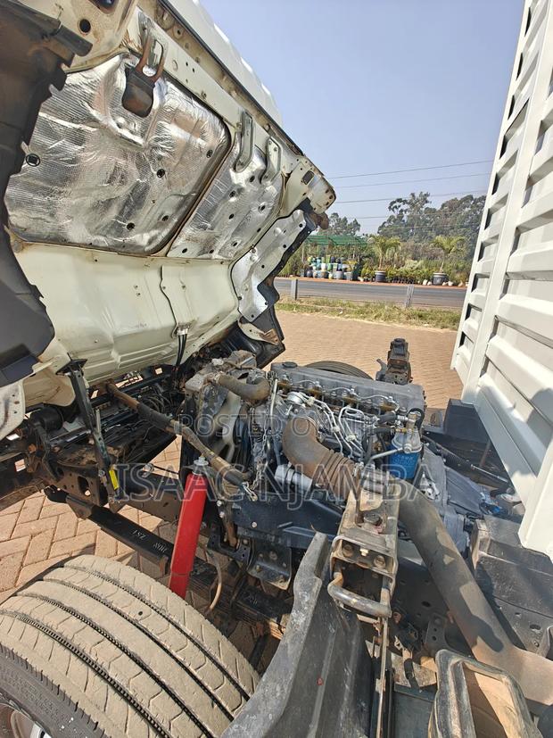 Isuzu NPR Original Cabin - thumbnail 11