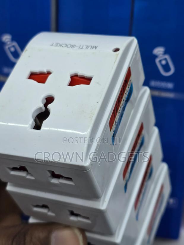 UK Type G Universal Power Adapter With Multi Plug Support - thumbnail 2
