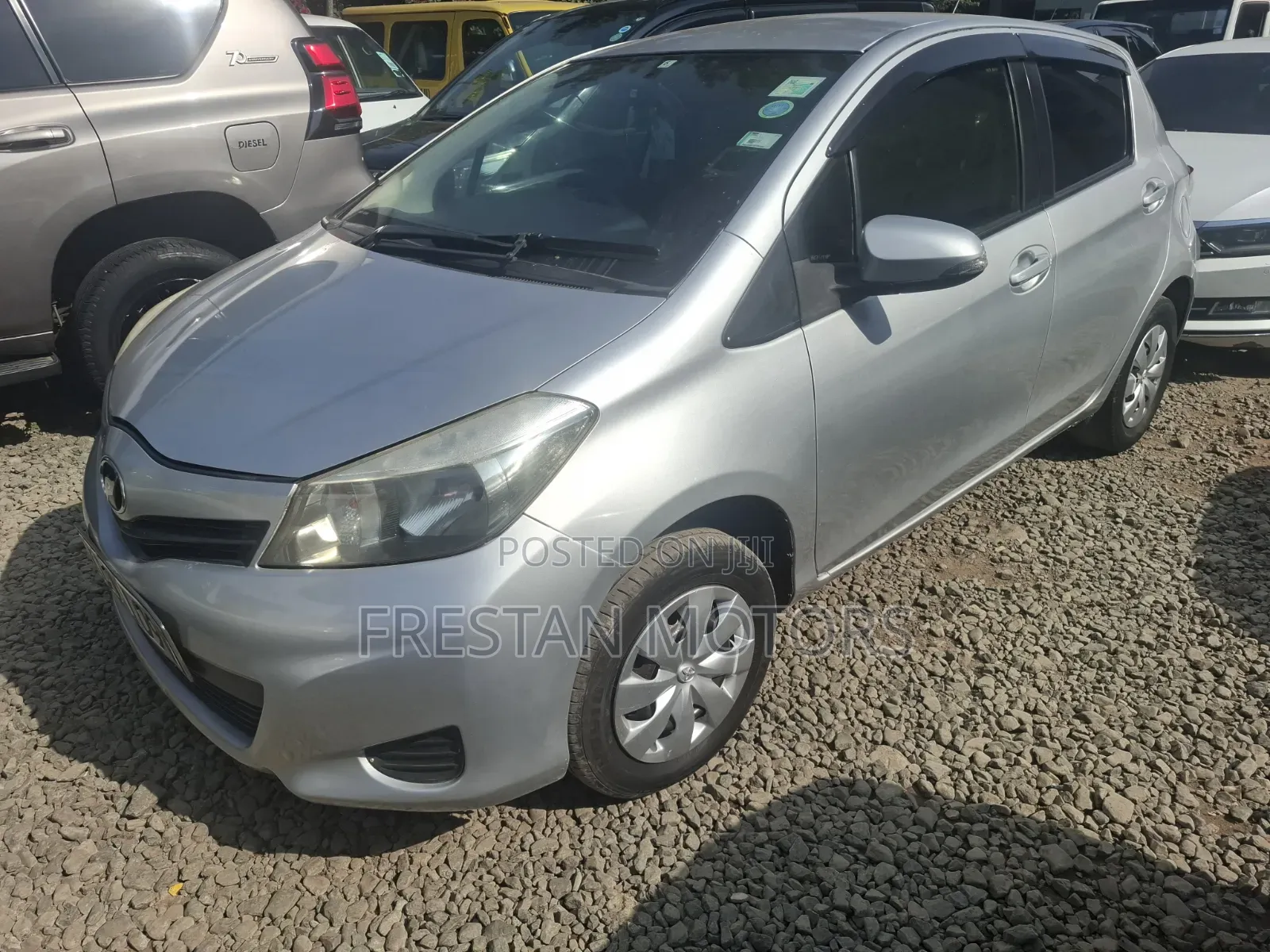 Toyota Vitz 2012 Silver