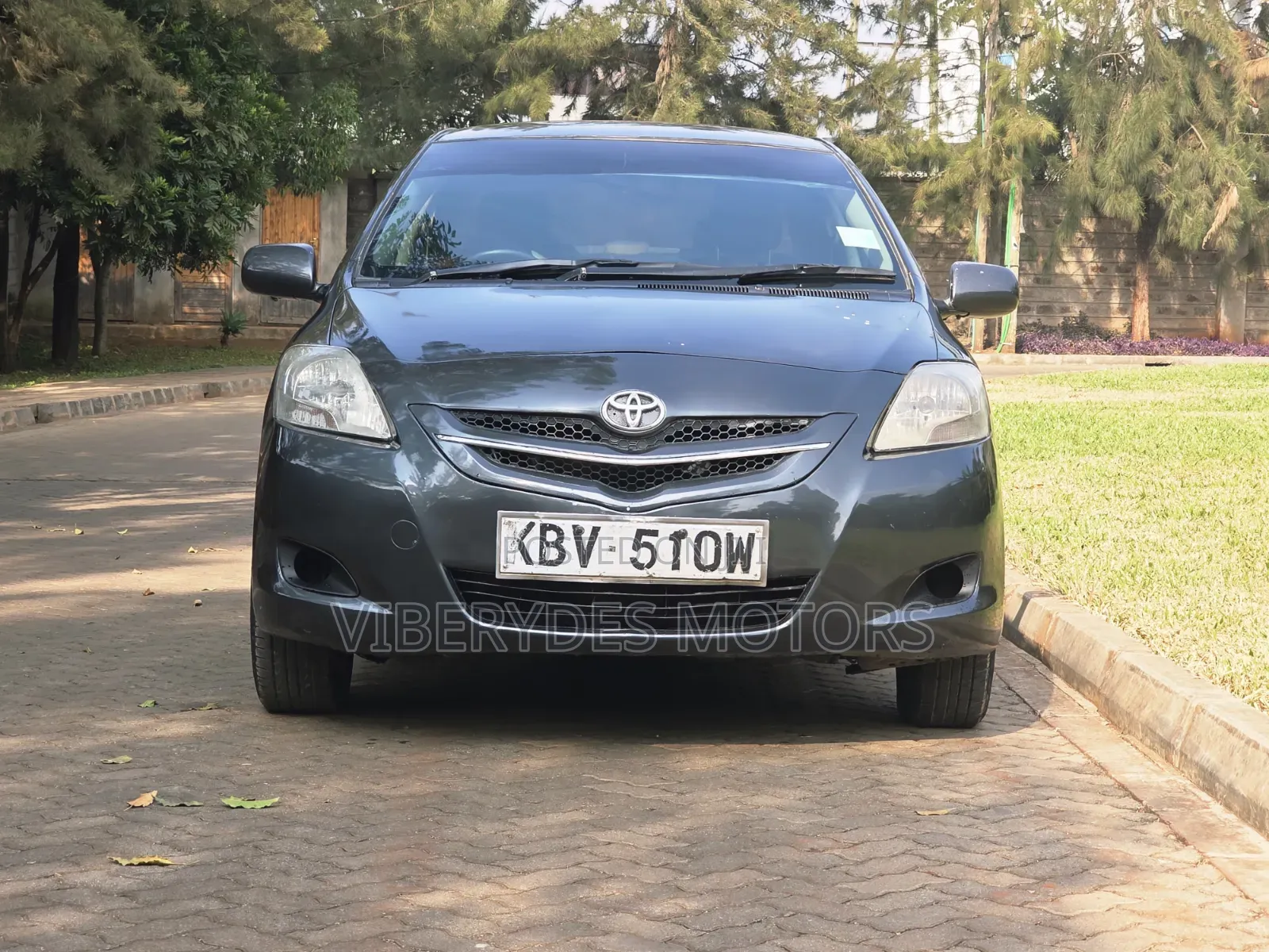 Toyota Belta 2006
