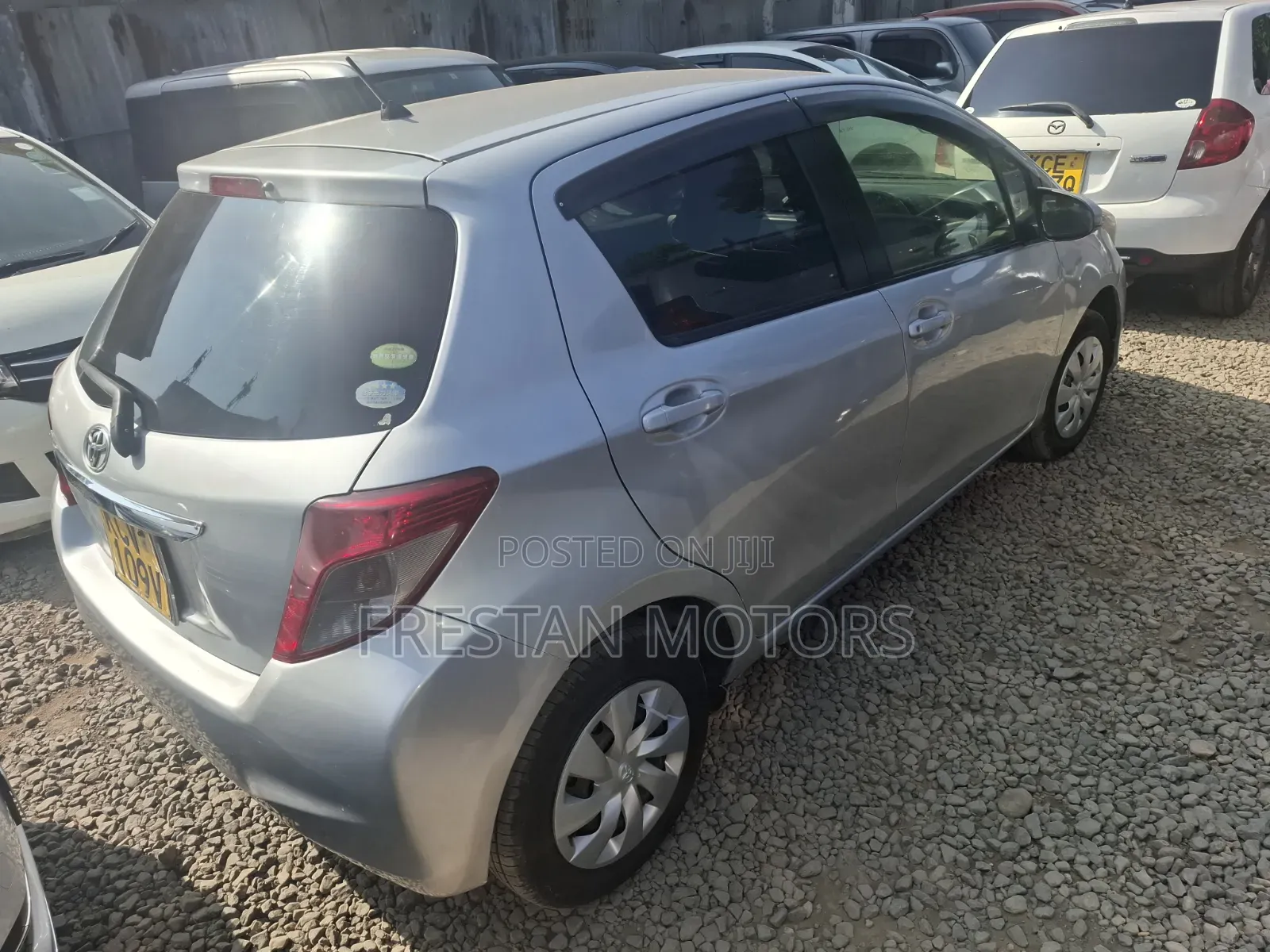 Toyota Vitz 2012 Silver