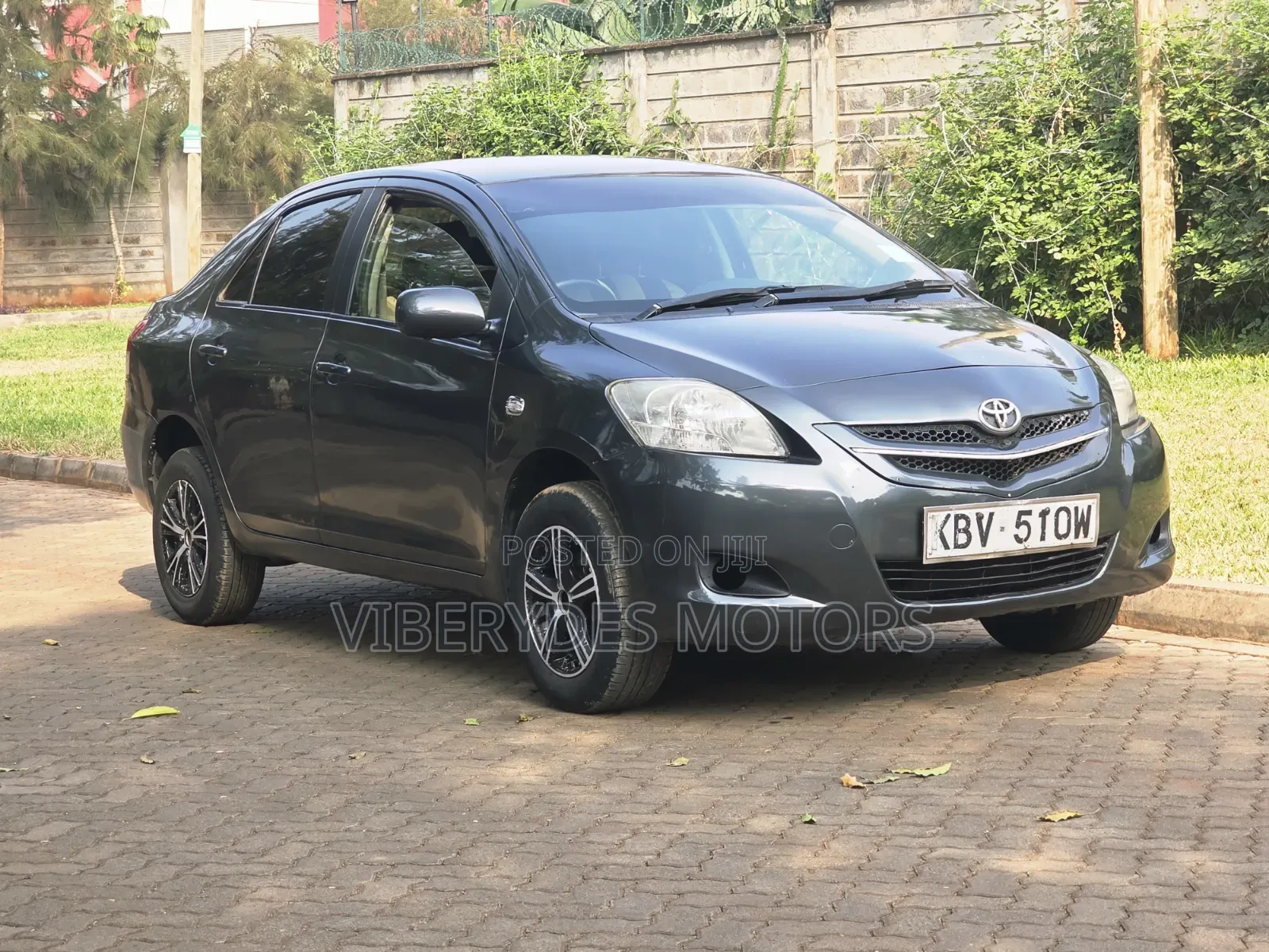 Toyota Belta 2006