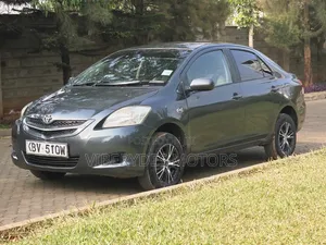 Toyota Belta 2006