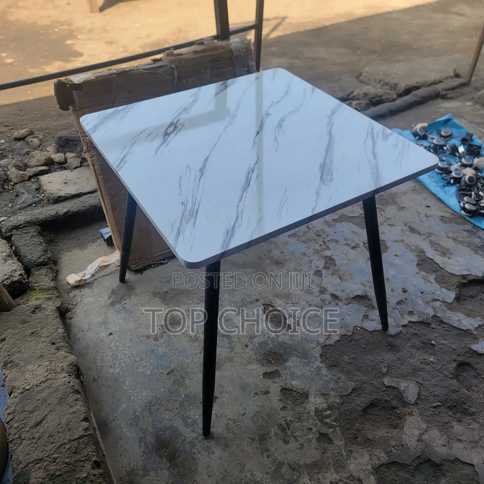 Square Aemes Table