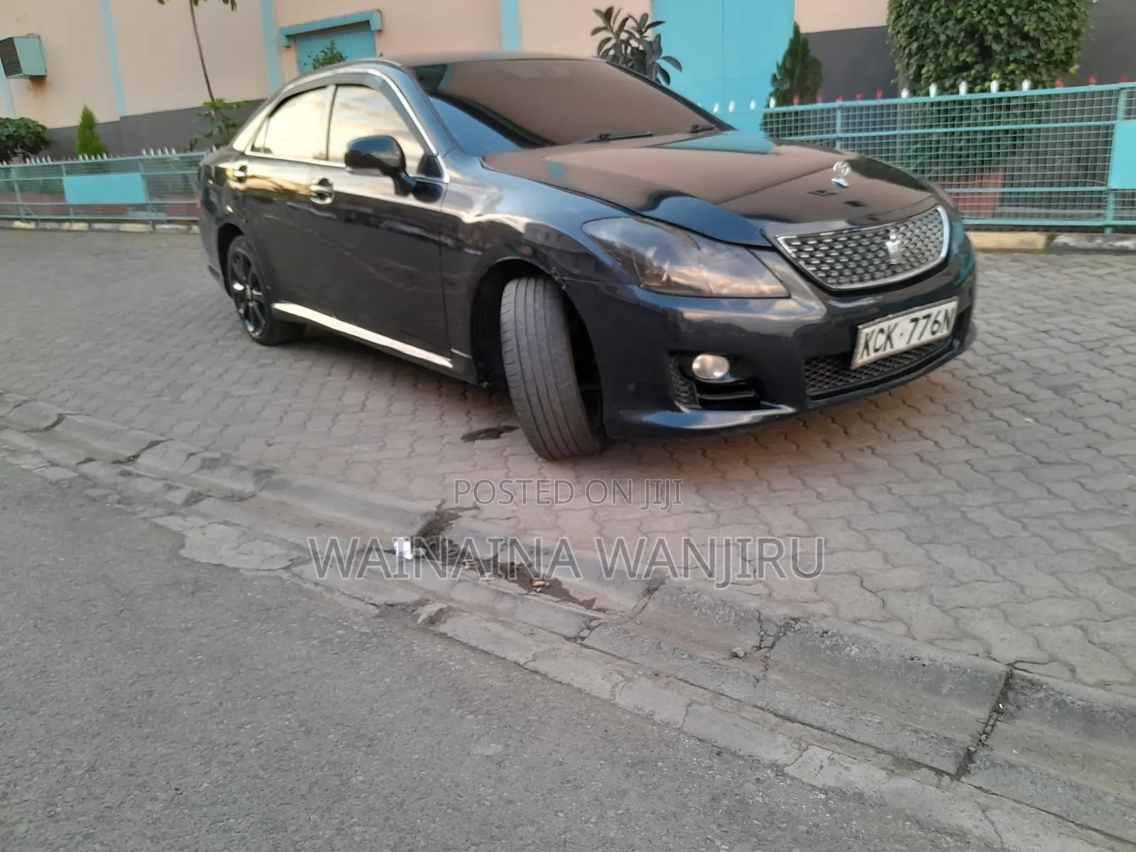 Toyota Crown 2010 Black