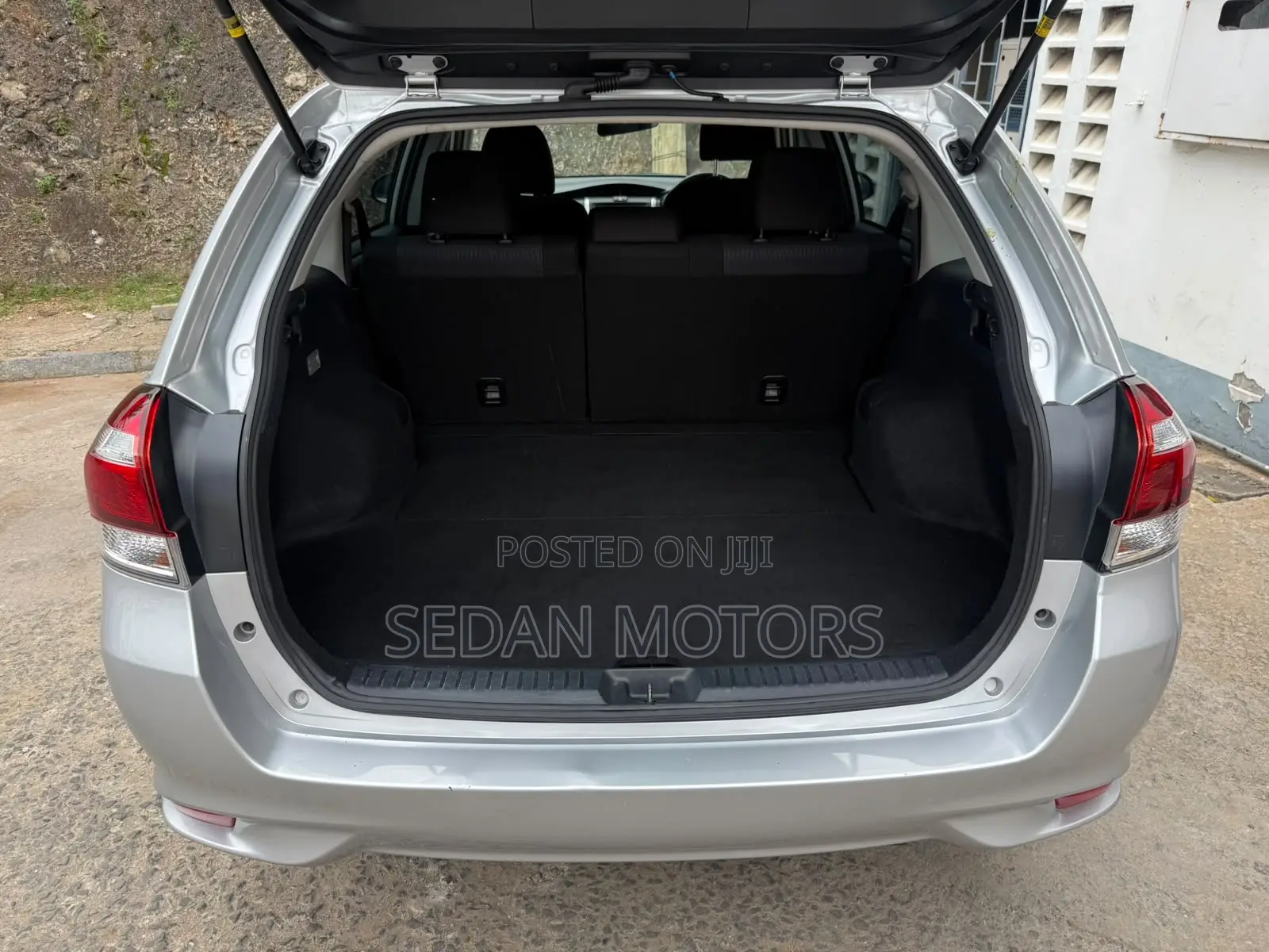 Toyota Corolla Fielder 2019 Silver
