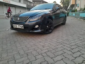 Toyota Crown 2010 Black