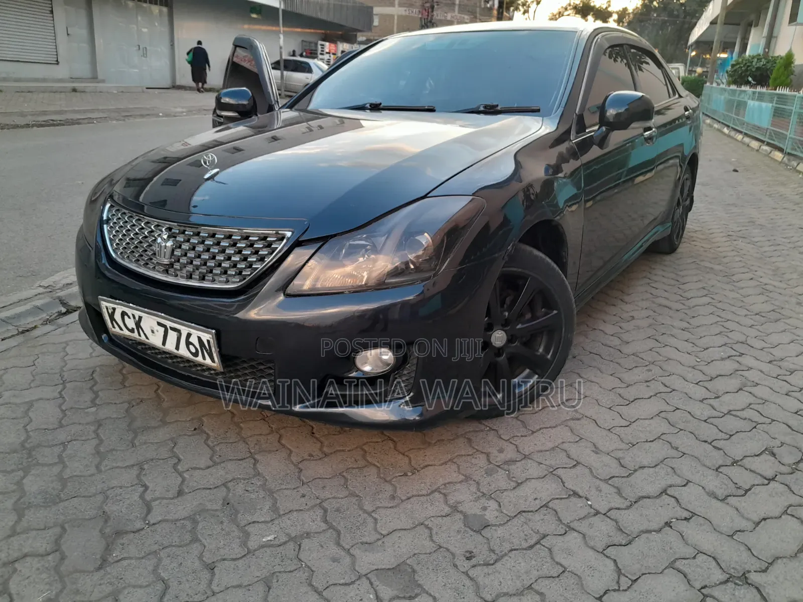 Toyota Crown 2010 Black