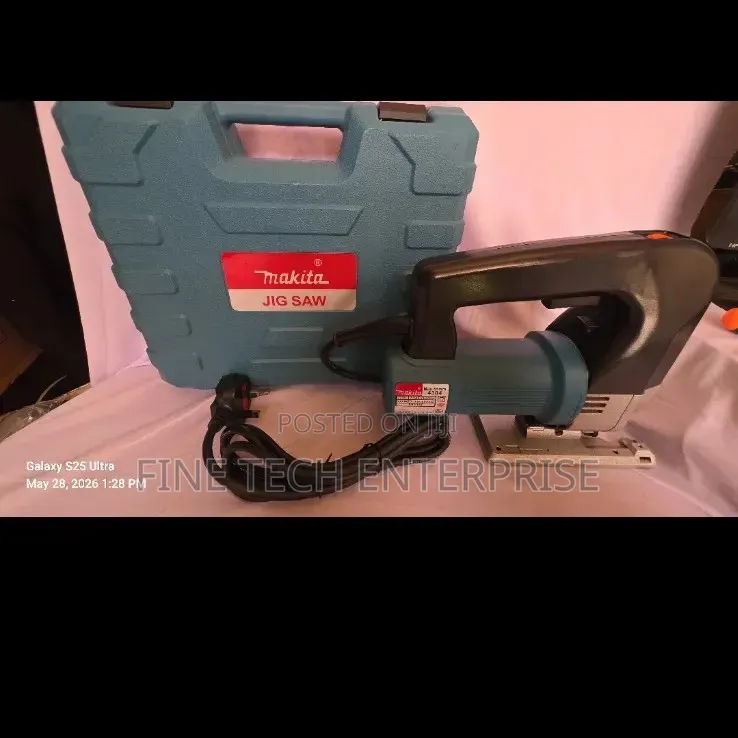 Makita Jigsaw 600watts .