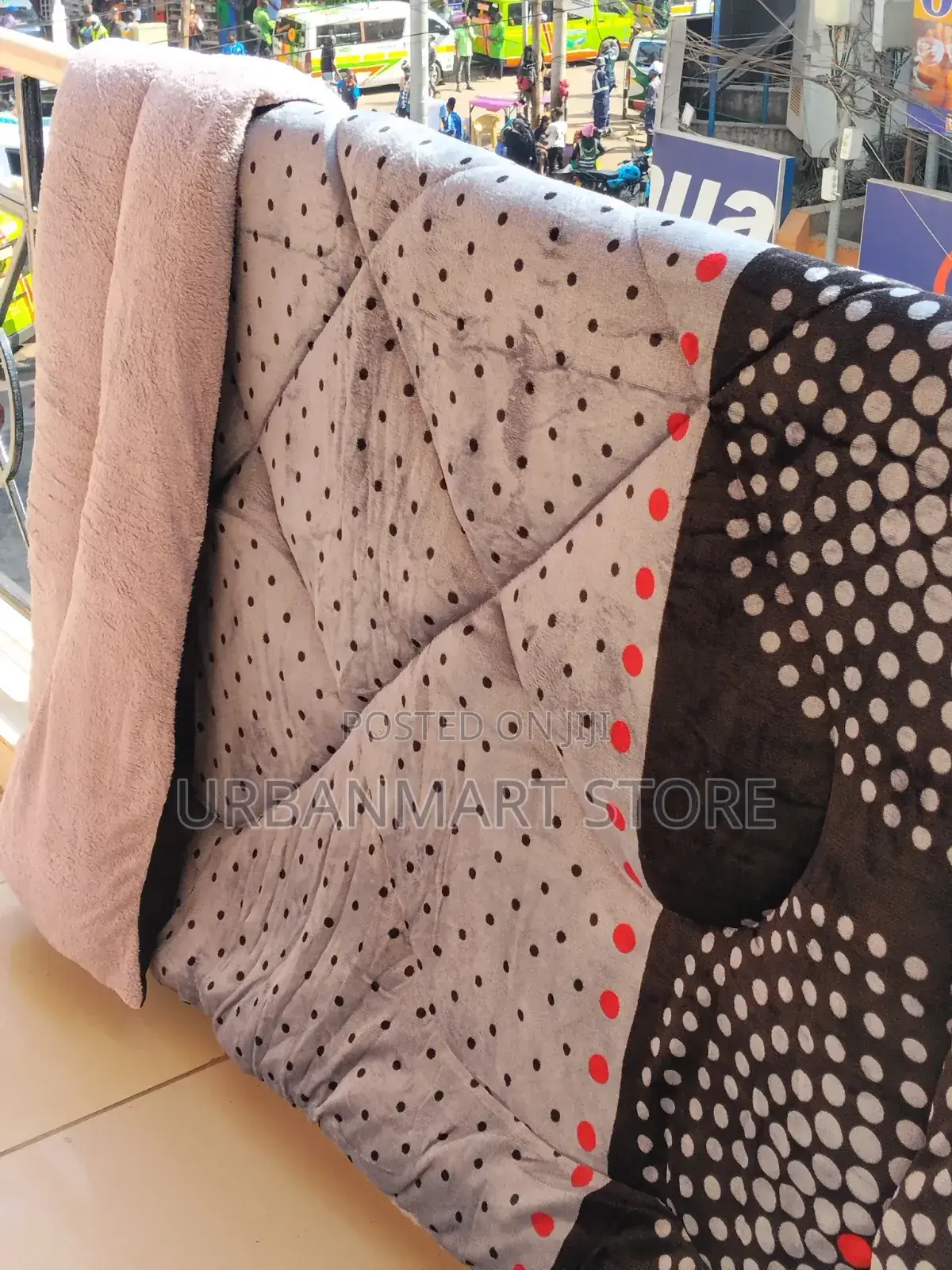 Single Woolen Duvet 6x6 Durable Soft and Warm