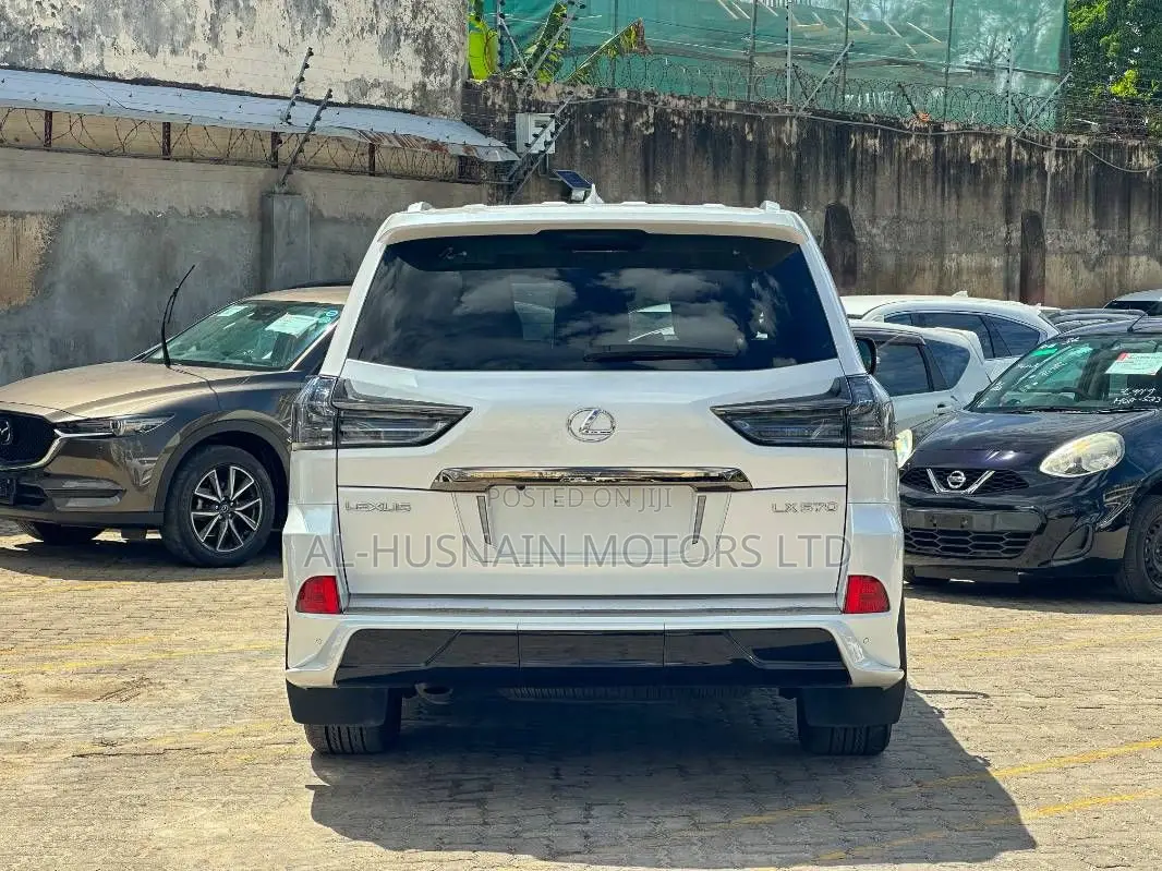 Lexus LX 570 AWD 2020 Pearl