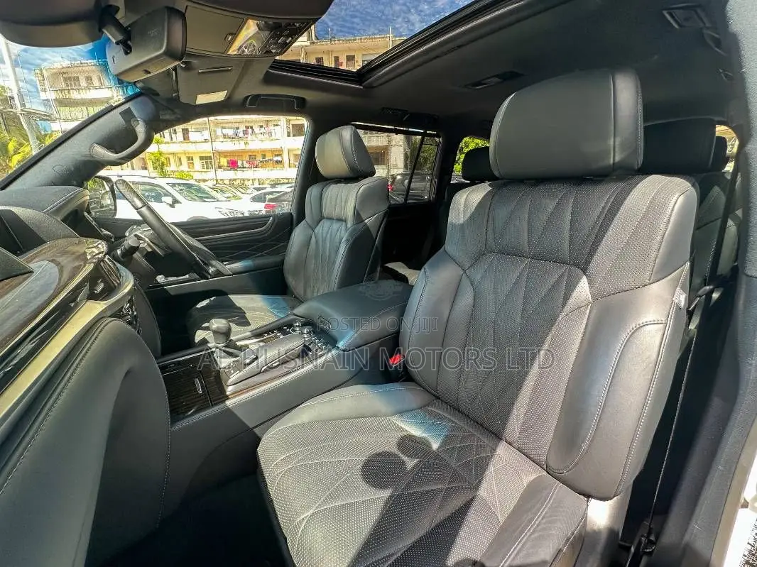 Lexus LX 570 AWD 2020 Pearl