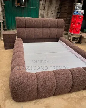 Brown Boucle Bed 5*6