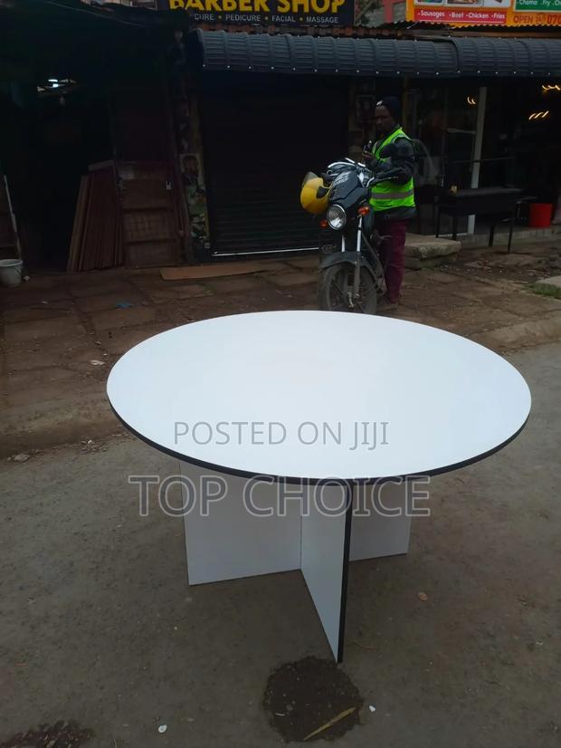 Round Conference Table - main view