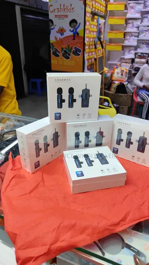 Dual Wireless Microphone With Long Battery Life