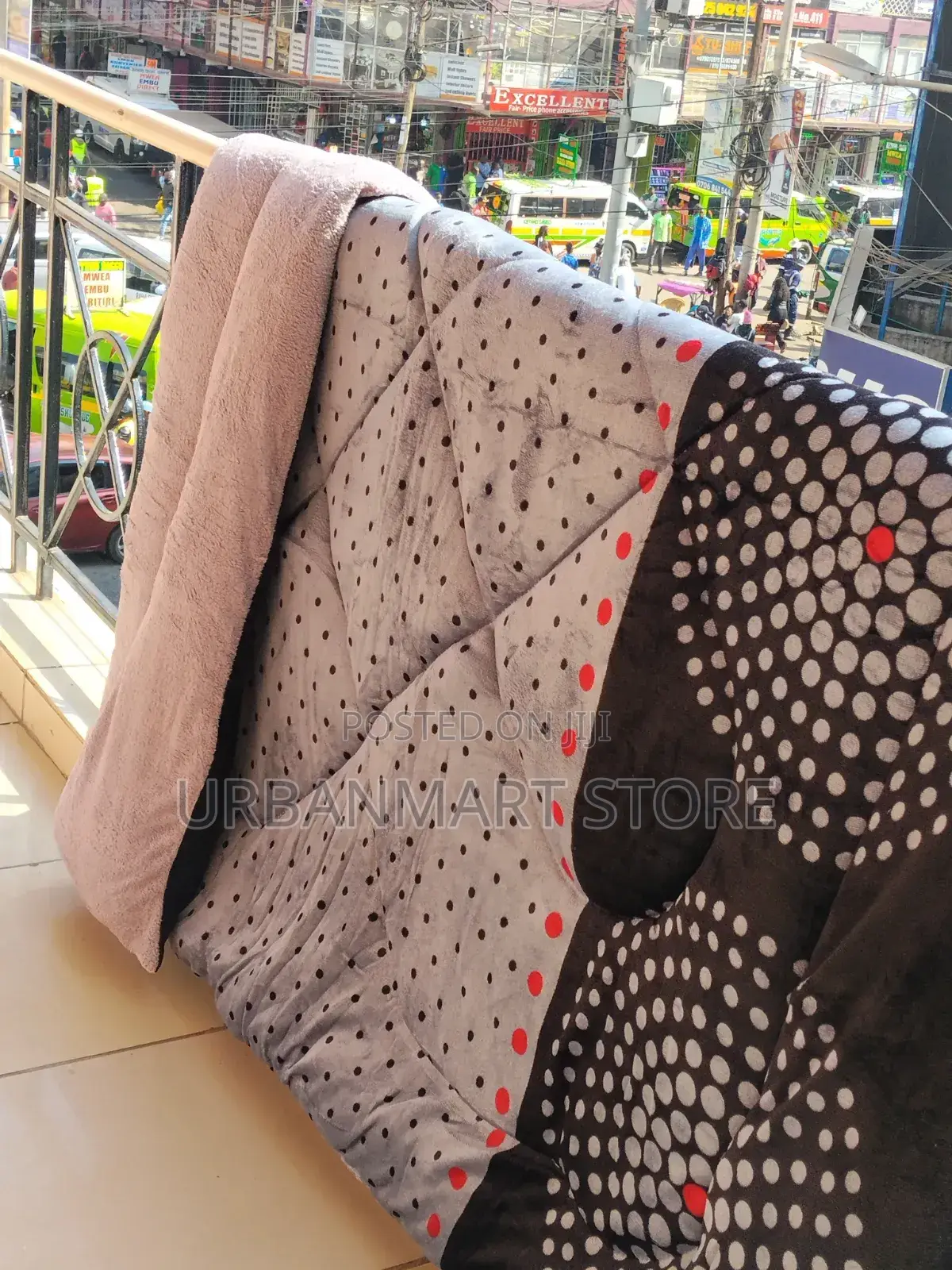 Cozy Woolen Duvet 5x6 Warm for Cold and Warm Seasons and 6 by 6