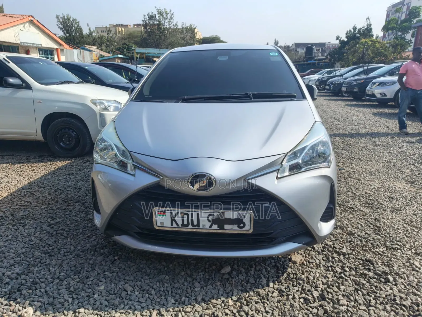 Toyota Vitz 2018 Silver
