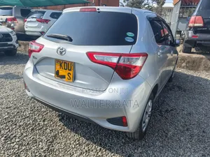 Toyota Vitz 2018 Silver