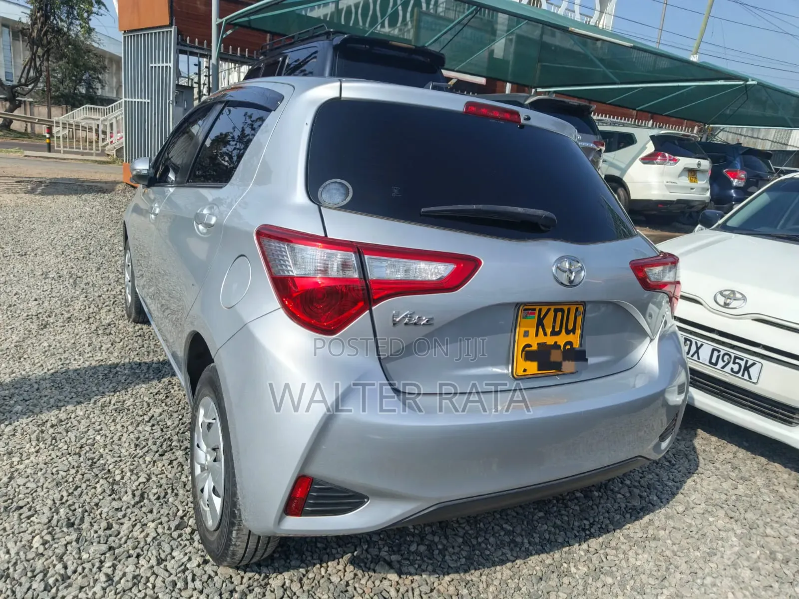 Toyota Vitz 2018 Silver