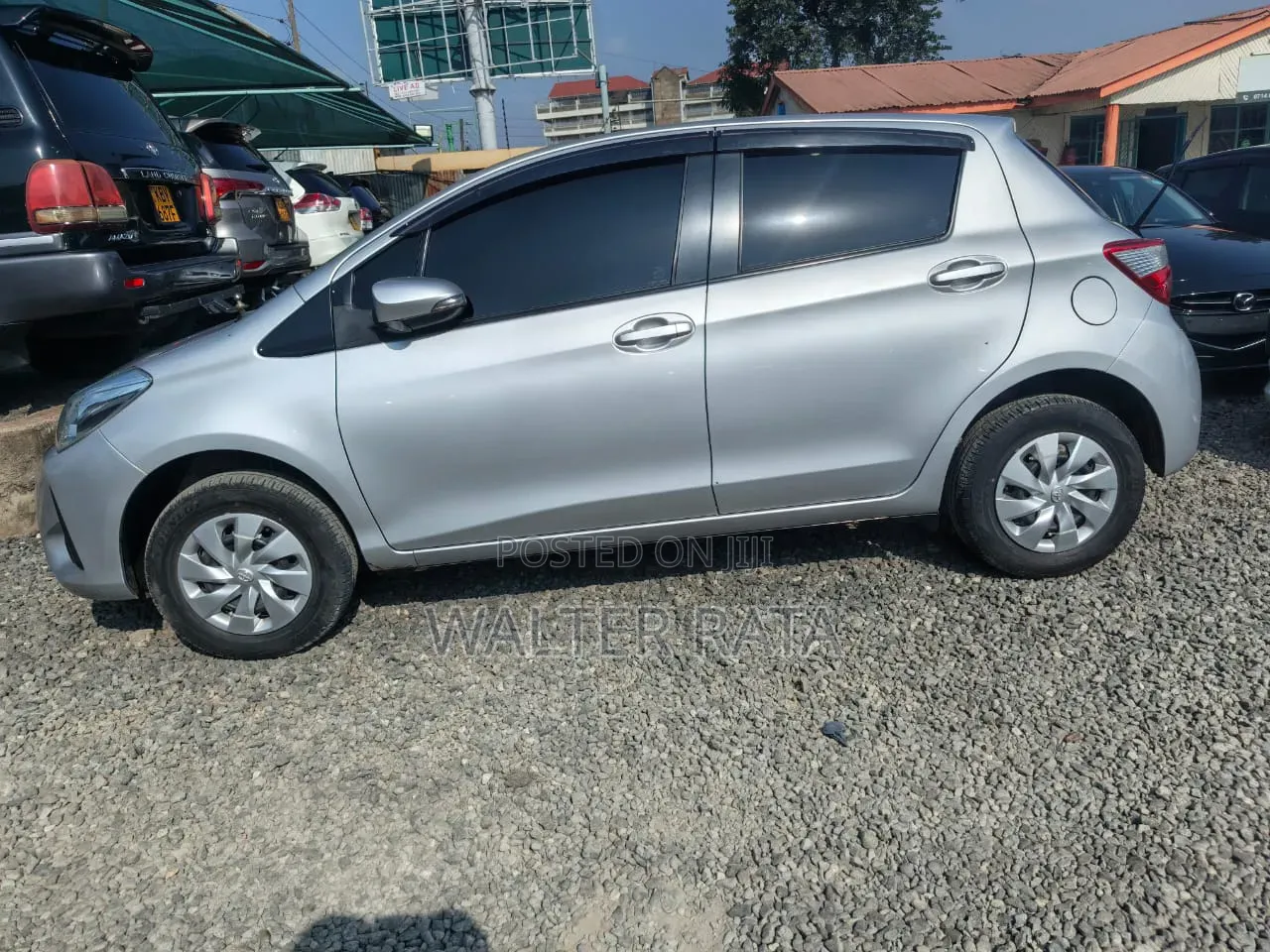 Toyota Vitz 2018 Silver