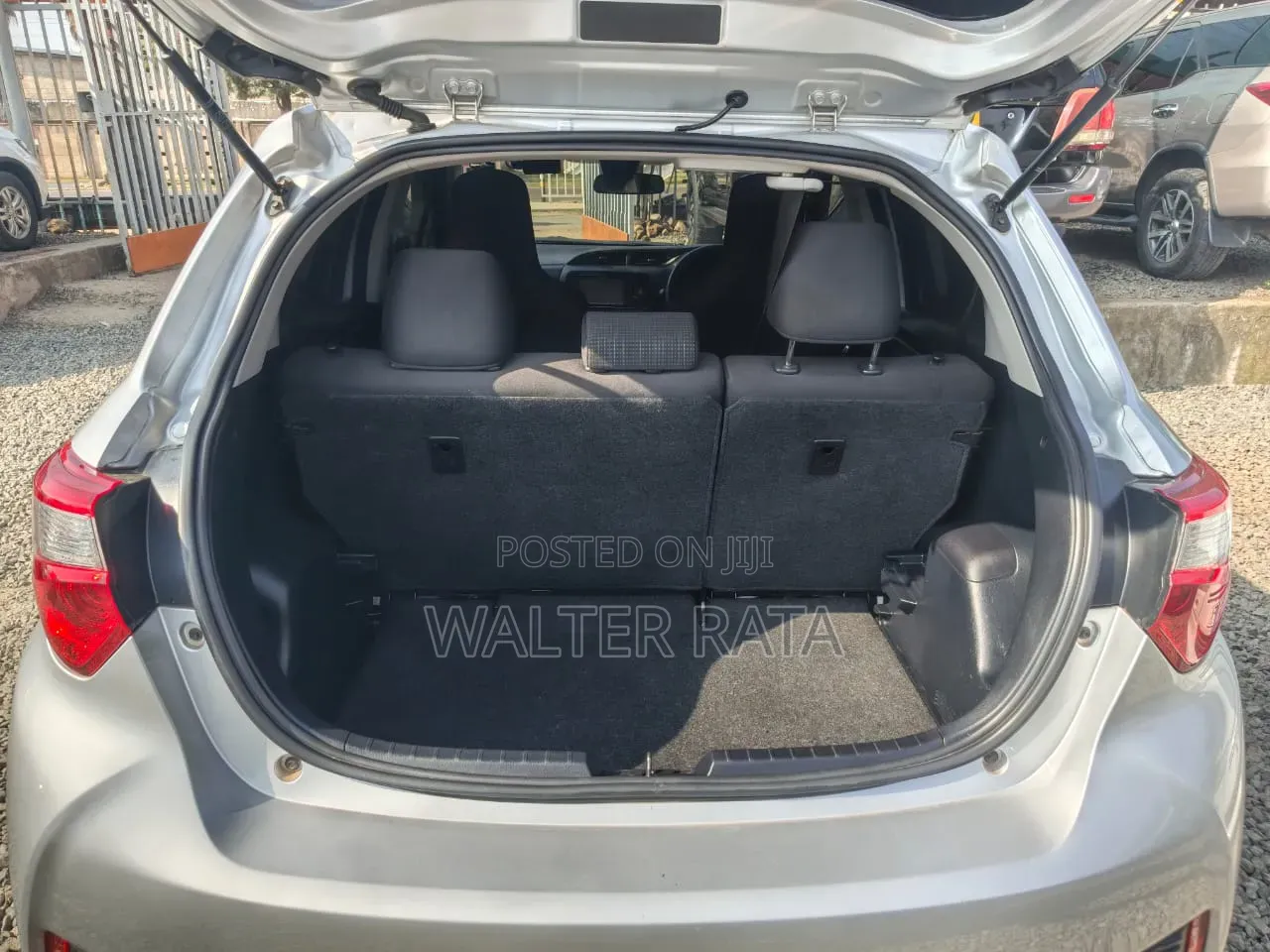 Toyota Vitz 2018 Silver