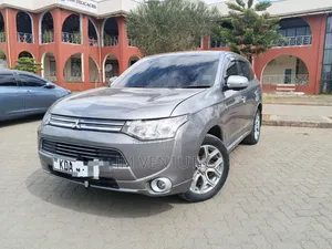 Mitsubishi Outlander 2014 Gray