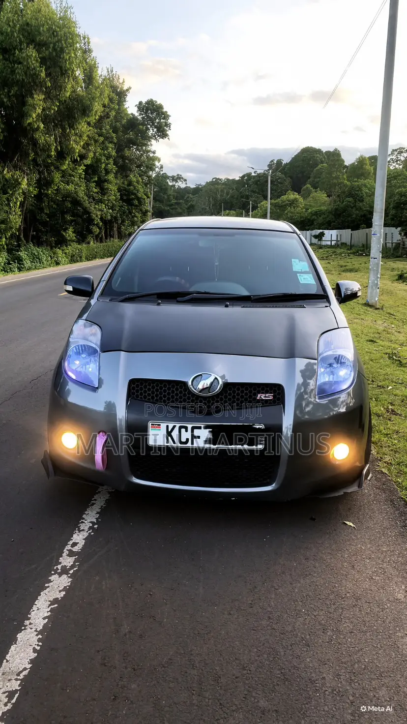 Toyota Vitz 1.5 FWD 5dr 2008 Gray