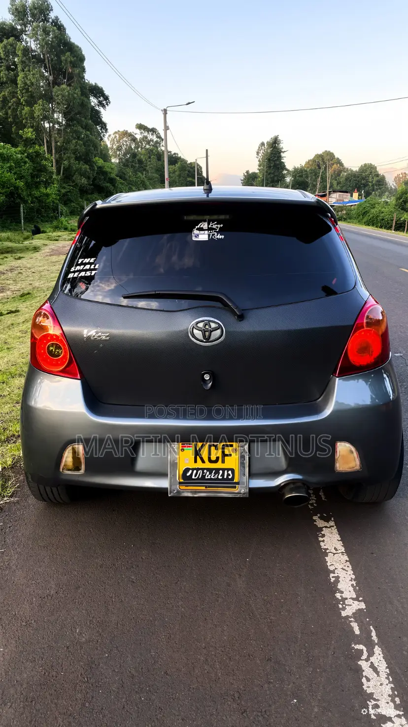 Toyota Vitz 1.5 FWD 5dr 2008 Gray