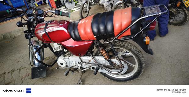Bajaj Boxer 100 2025 Red