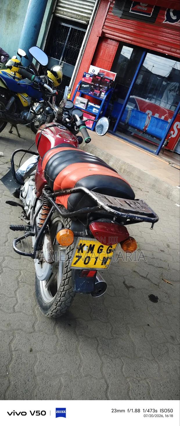 Bajaj Boxer 100 2025 Red - thumbnail 3