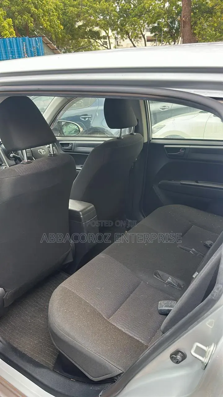 Toyota Corolla Fielder 2019 Silver