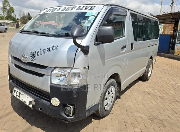 Toyota HiAce 2013 Silver - thumbnail 3