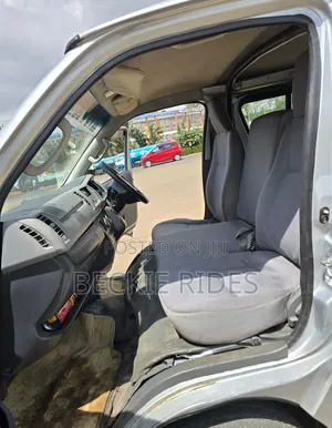 Toyota HiAce 2013 Silver