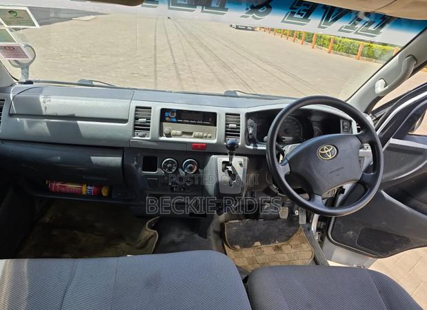Toyota HiAce 2013 Silver - thumbnail 7