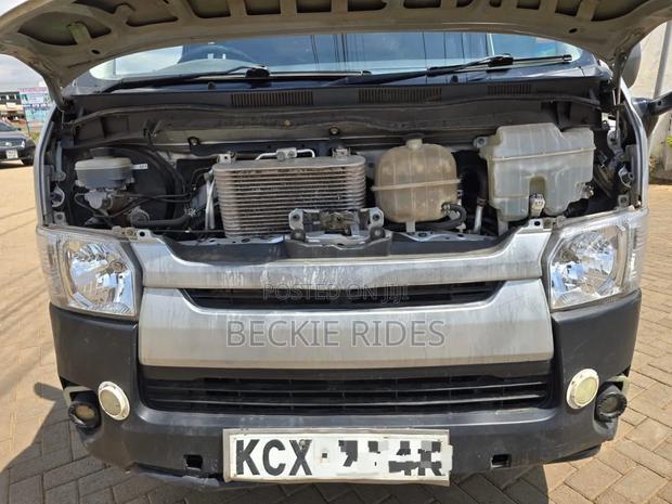 Toyota HiAce 2013 Silver - thumbnail 8