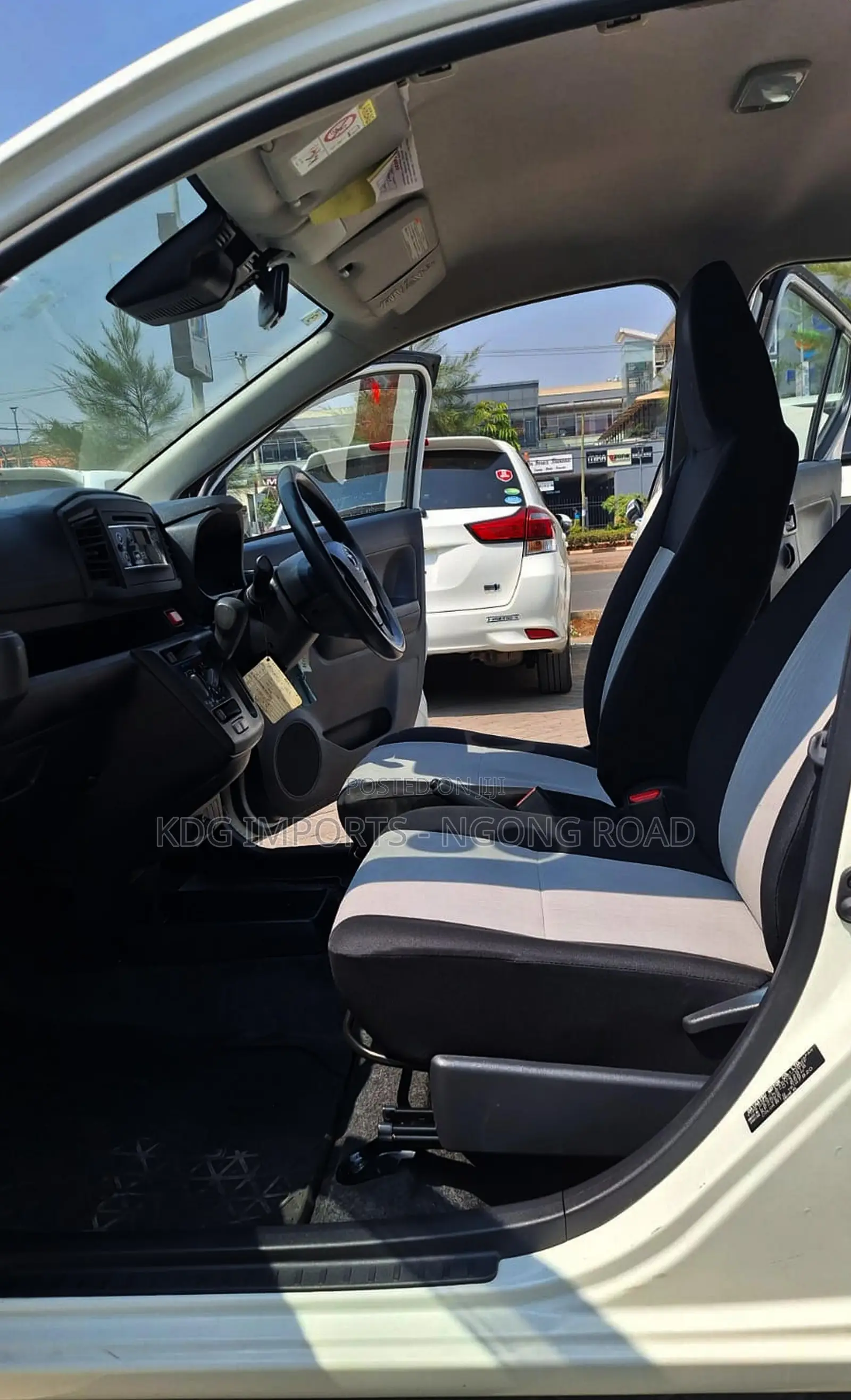 Daihatsu Mira 2019