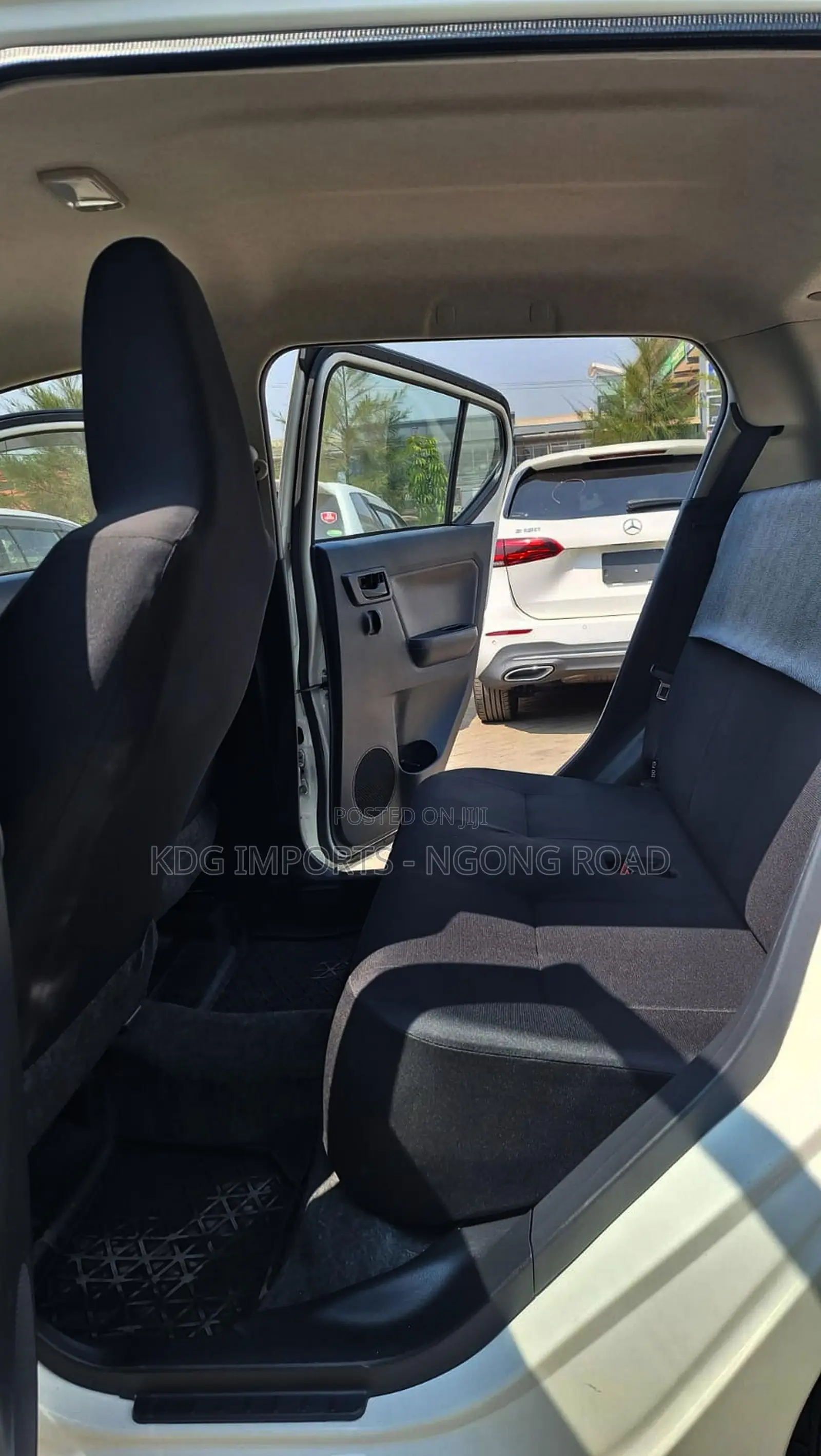 Daihatsu Mira 2019