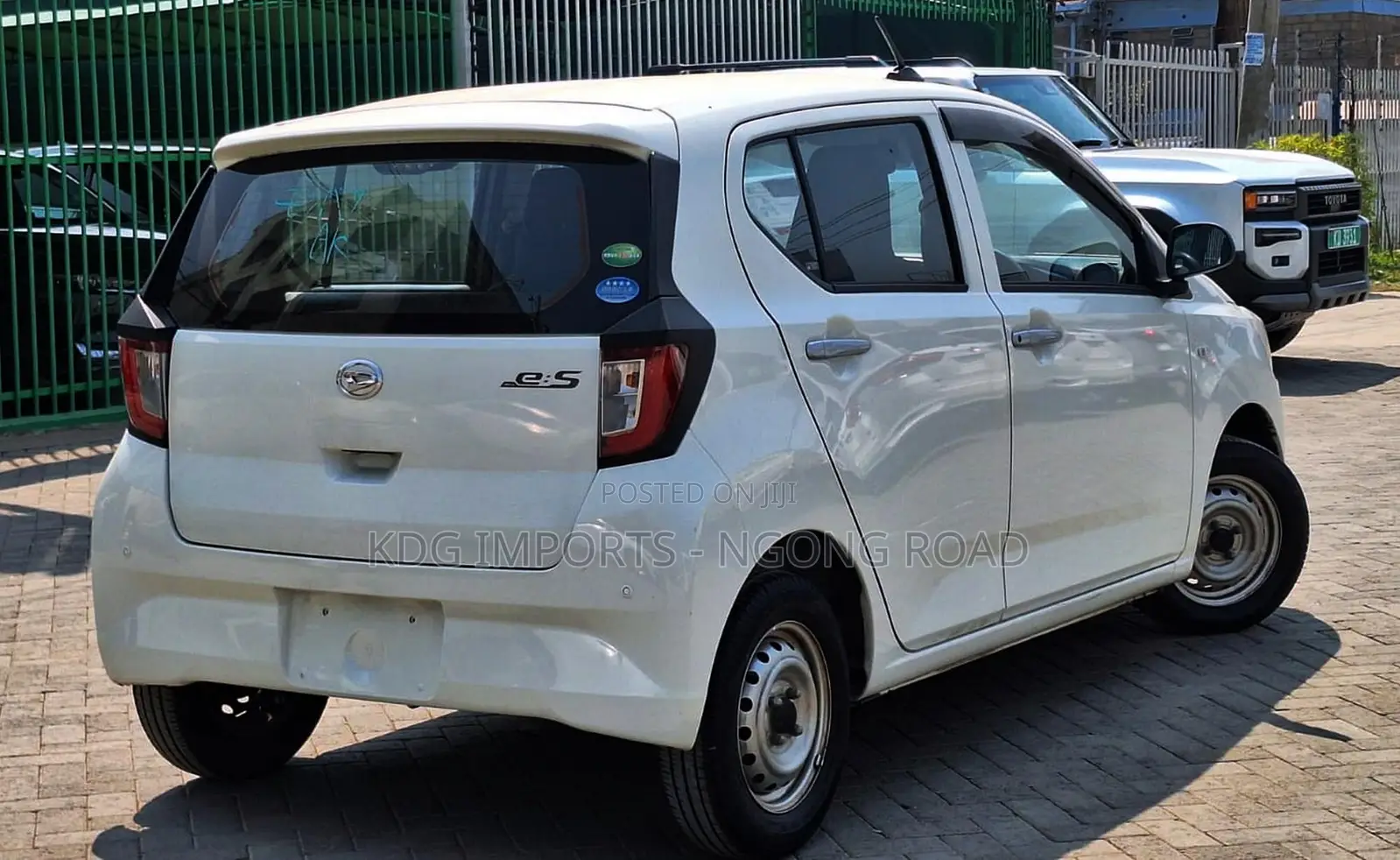 Daihatsu Mira 2019