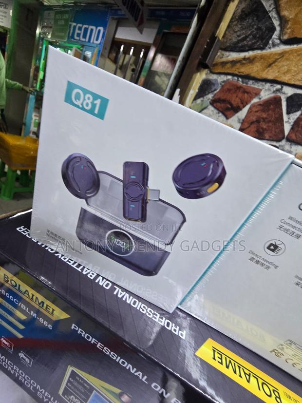 Q81 Dual Clip-on Mic for Live Streaming Interviews